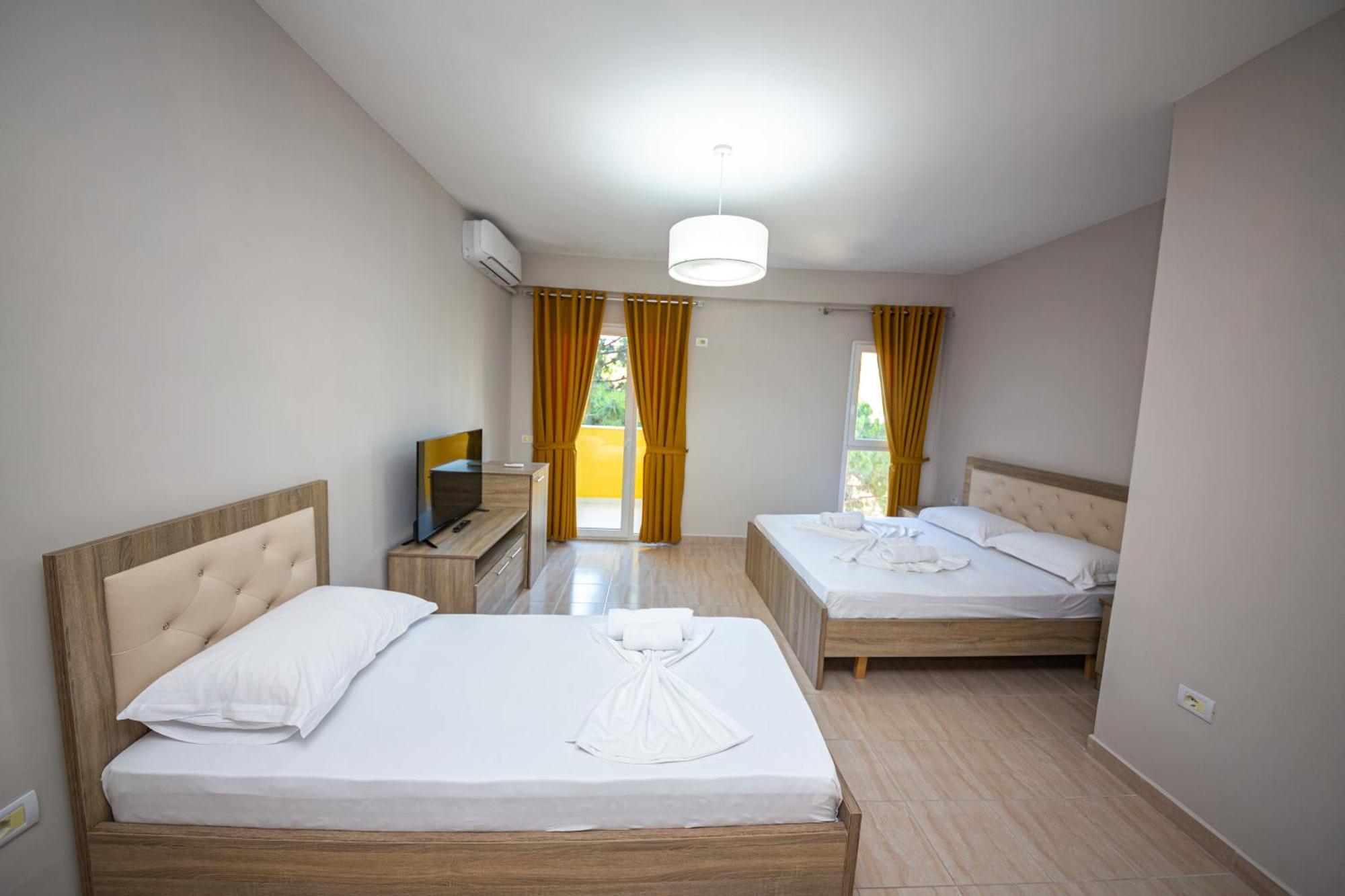 Ponari S Hotel Kryemëdhenji Room photo