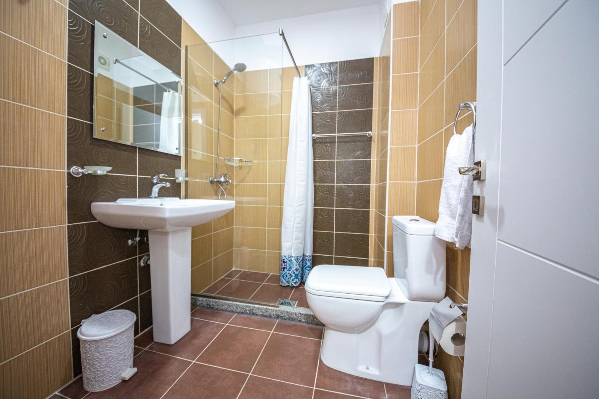 Ponari S Hotel Kryemëdhenji Room photo