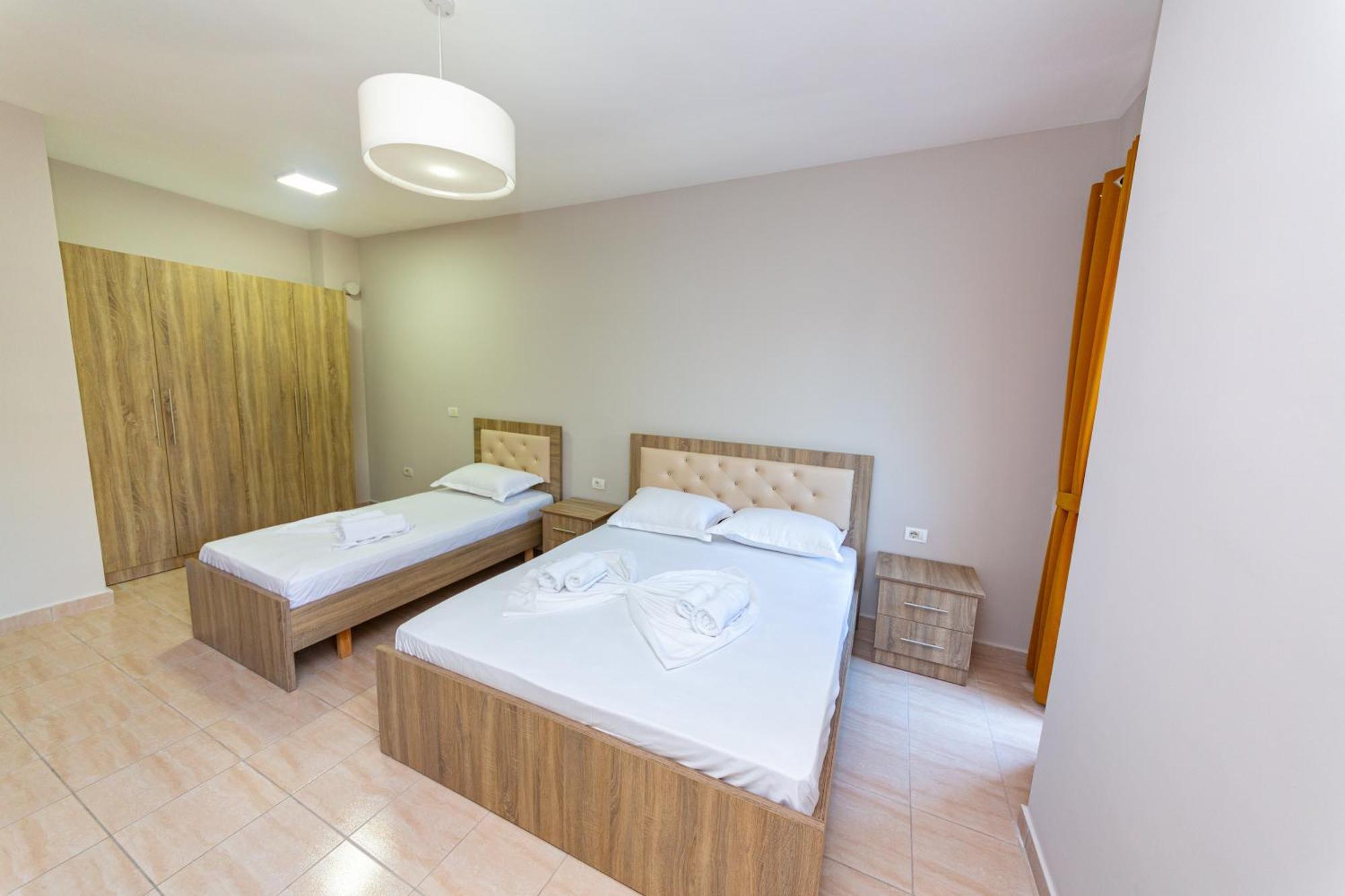 Ponari S Hotel Kryemëdhenji Room photo